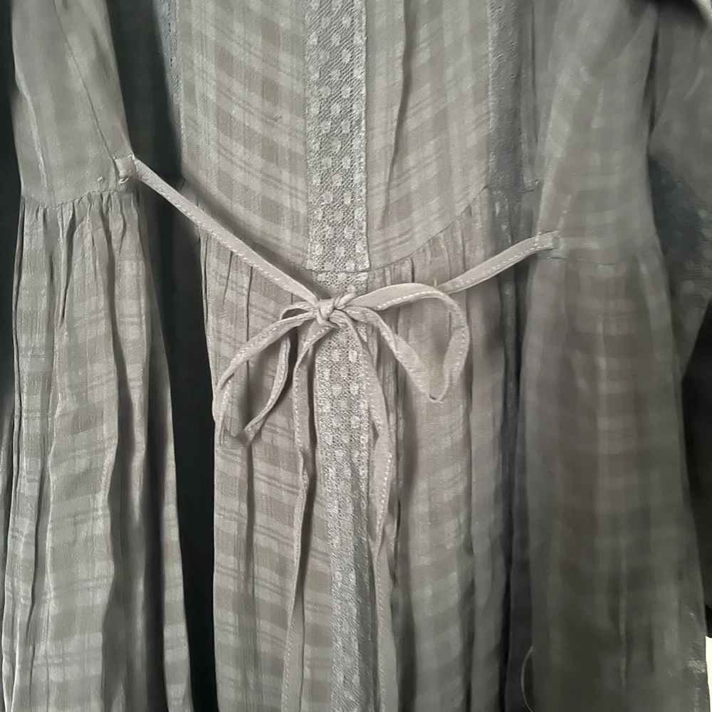 COPY - Wilfred Whimsy Dress form Aritzia - Picture 6 of 6